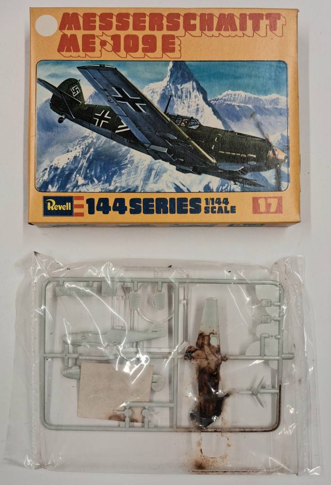 KINGKIT MODEL SCRAPYARD REVELL H.1017 MESSERSCHMITT ME.109E DAMAGED PARTS AND DECALS Salvage Yard