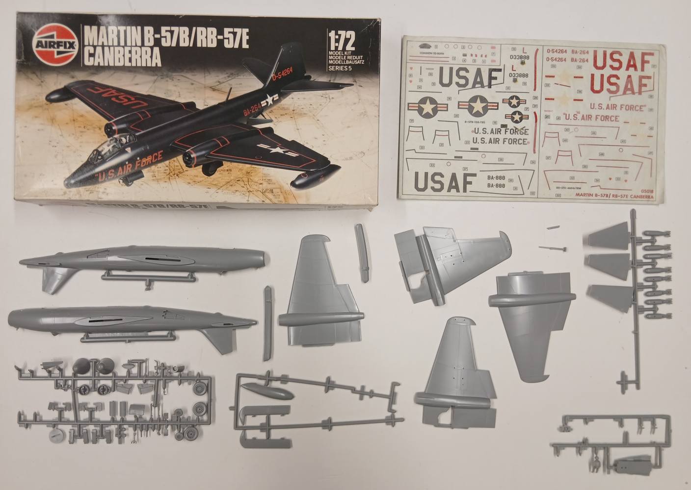 KINGKIT MODEL SCRAPYARD AIRFIX 05018 MARTIN B-57B/RB-57E SERIES 5 DAMAGED DECALS Salvage Yard