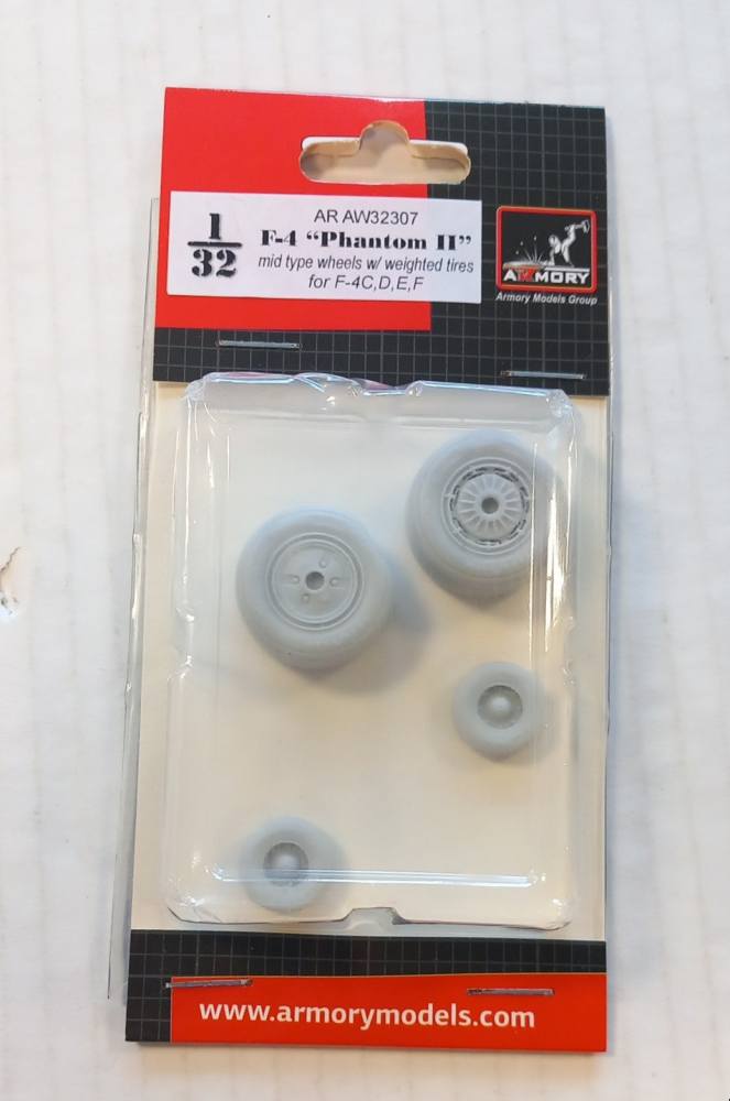 ARMORY ARMORY 32307 F-4 PHANTOM II MID TYPE WHHELS W/ WEIGHTED TIRES FOR F-4C/D/E/F Conversion Sets