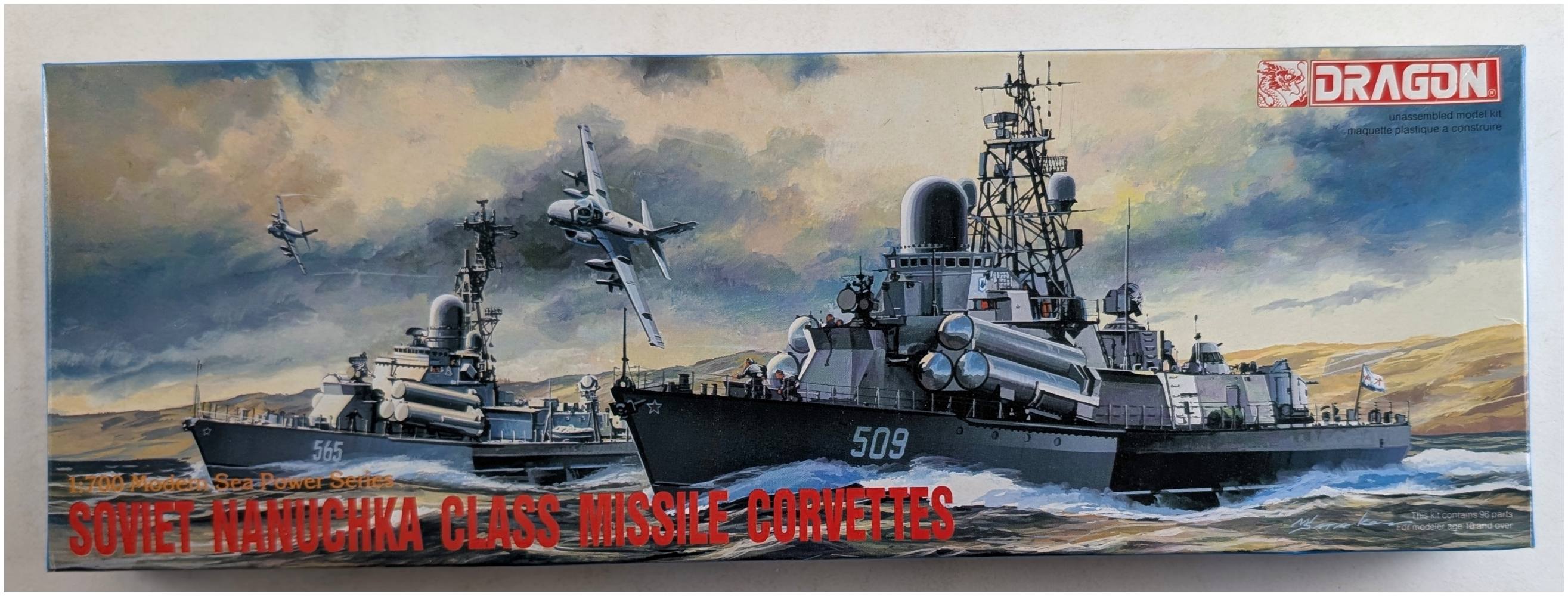 DRAGON 7012 DRAGON SOVIET NANUCHKA CLASS MISSILE CORVETTES Military Model Kits