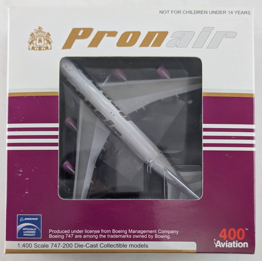 AIRLINER COLLECTIBLE 2008 747-200 PRONAIR Airliners Model Kits