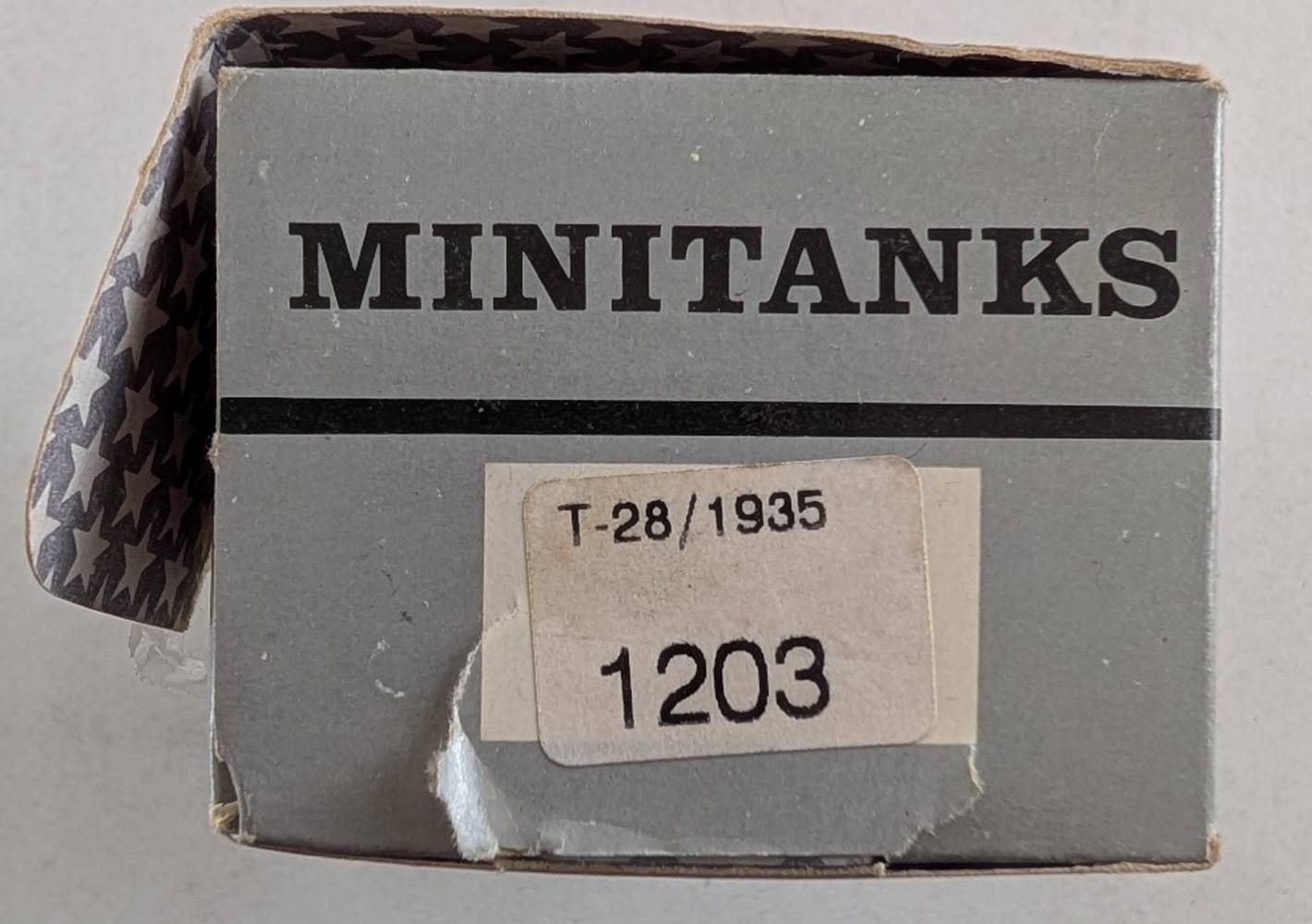 MINITANKS 1203 T-28/1935 Military Model Kits