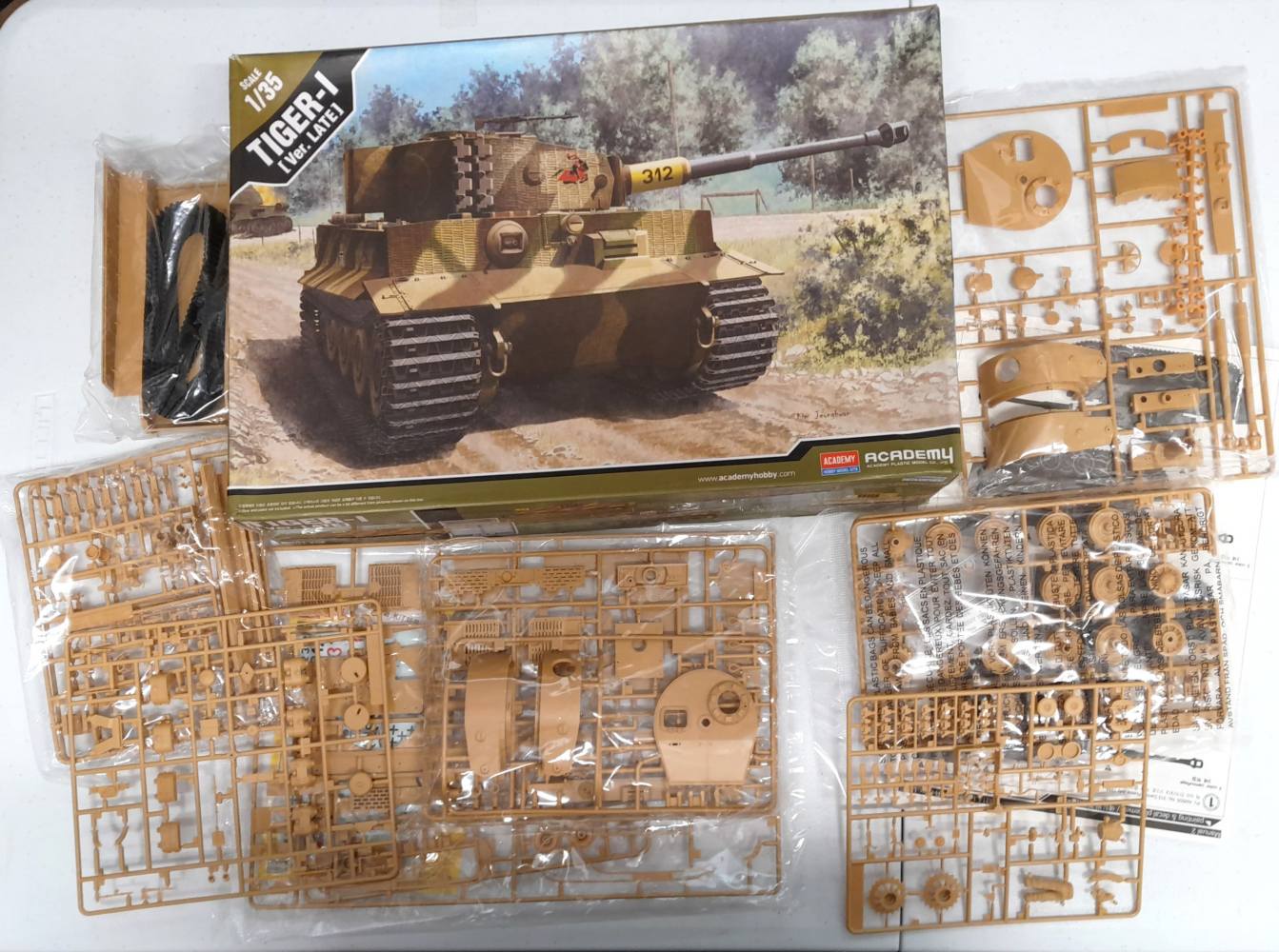 KINGKIT MODEL SCRAPYARD ACADEMY 13314 TIGER I VER. LATE INCOMPLETE Salvage Yard