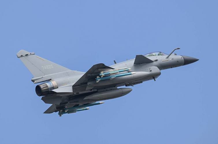 TRUMPETER MODELS 1/72 01698 CHINESE J-10C FIGHTER
