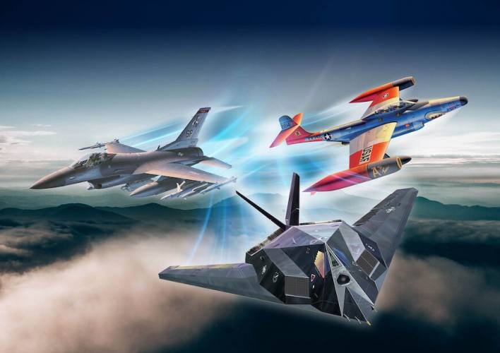 REVELL MODELS 1/72 05670 U.S. AIRFORCE 75TH ANNIVERSARY 