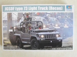 TRUMPETER 1/35 05519 JGSDF TYPE 73 LIGHT TRUCK  RECON 