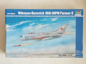 TRUMPETER 1/48 02804 MiG-19PM FARMER E