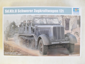 TRUMPETER 1/35 01583 Sd.Kfz 8 SCHWERER ZUGKRAFTWAGEN 12t