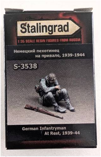 STALINGRAD 1/35 S-3538 GERMAN INFANTRYMAN AT REST 1939-44