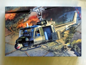 MRC 1/35 107 UH-1C HUEY HEAVY HOG
