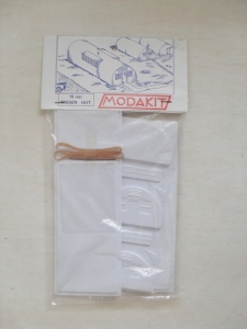 MODAKIT 1/72 16 FOOT NISSEN HUT