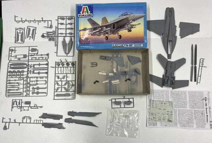 KINGKIT MODEL SCRAPYARD 1/48 ITALERI 2619 F/A-18F SUPERHORNET TWINSEATER  STARTED 