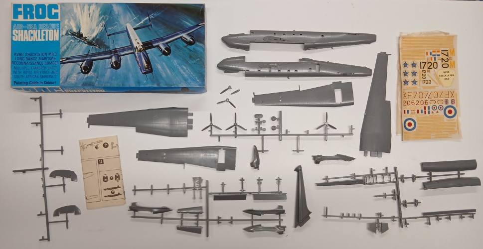 KINGKIT MODEL SCRAPYARD 1/72 FROG F172 AVRO SHACKLETON  2 BROKEN PROPS AND 1 MISSING 