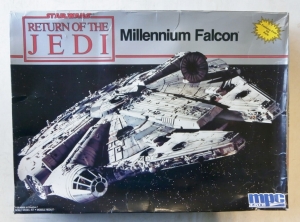 MPC  8917 MILLENNIUM FALCON