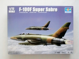 TRUMPETER 1/72 01650 F-100F SUPER SABRE