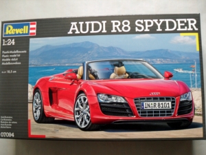 REVELL 1/24 07094 AUDI R8 SPYDER
