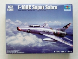 TRUMPETER 1/72 01648 F-100C SUPER SABRE