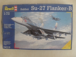 REVELL 1/72 04319 SUKHOI Su-27 FLANKER B