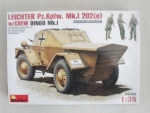 MINIART 1/35 35082 LEICHTER Pz.Kpfw. Mk.I 202 e  w/CREW  DINGO Mk.I 
