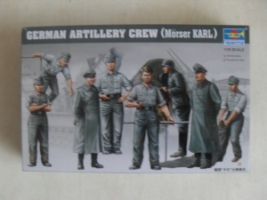 TRUMPETER 1/35 00409 GERMAN ARTILLERY CREW  MORSER KARL 