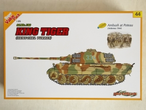 CYBER-HOBBYCOM 1/35 9144 Sd.Kfz.182 KING TIGER  HENSCHEL TURRET    AMBUSH AT POTEAU FIGURES