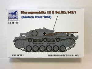 BRONCO 1/35 35119 STURMGESCHUTZ III E Sd.Kfz. 142/1  EASTERN FRONT 1942 