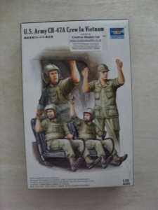 TRUMPETER 1/35 00417 U.S. ARMY CH-47A CREW IN VIETNAM