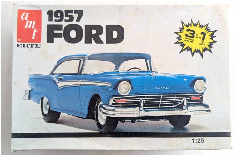 AMT 1/25  6584 1957 FORD