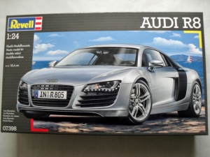 REVELL 1/24 07398 AUDI R8