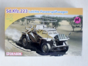 DRAGON 1/72 7420 Sd.Kfz.223 LEICHTE PANZERSPAHWAGEN