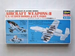 HASEGAWA 1/72 X72-2 AIRCRAFT WEAPONS II US GUIDED BOMBS   GUN PODS