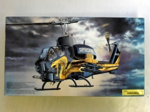 MRC 1/35 105 AH-1T  GOLD COBRA