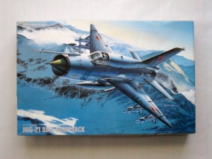 FUJIMI 1/72 H-22 MiG-21 SMT HUMPBACK
