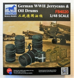 BRONCO 1/48 4020 GERMAN WWII JERRYCANS AND OIL DRUMS