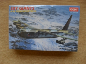 ACADEMY  1697 B-52 STRATOFORTRESS