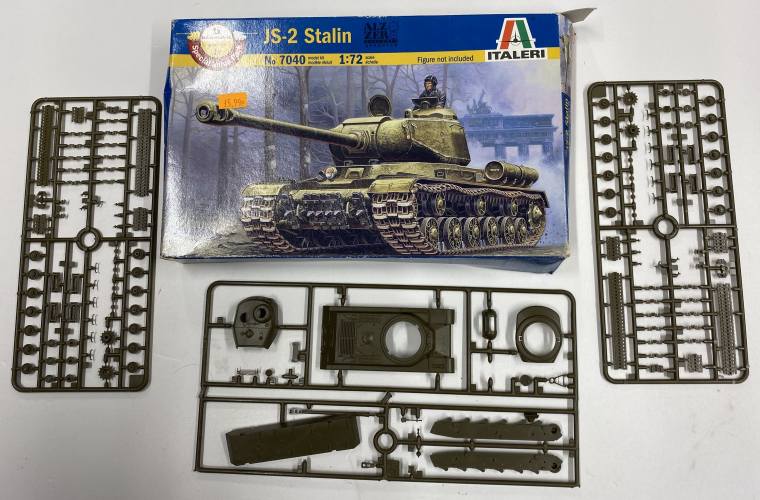 KINGKIT MODEL SCRAPYARD 1/72 ITALERI 7040 JS-2 STALIN  NO INSTRUCTIONS/DECALS 