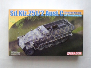 DRAGON 1/72 7308 Sd.Kfz 251/2 Ausf.C RIVETTED