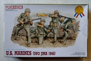 DRAGON 1/35 6038 US MARINES IWO JIMA 1945