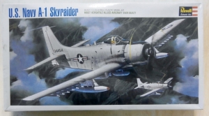 REVELL  0261 US NAVY A-1 SKYRAIDER