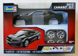 REVELL 1/25 4357 2013 CAMARO ZL1