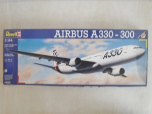 REVELL 1/144 04220 AIRBUS A330-300