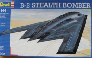 REVELL 1/144 04070 B-2 STEALTH BOMBER