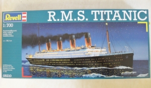 REVELL 1/700 05210 RMS TITANIC