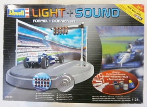 REVELL 1/24 09030 LIGHT AND SOUND FORMULA 1 DIORAMA SET  UK SALE ONLY 