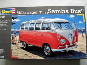 REVELL 1/24 07399 VOLKSWAGEN T1 SAMBA BUS
