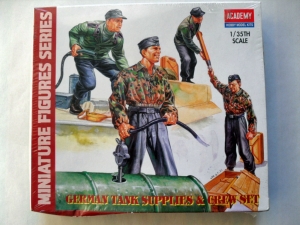 ACADEMY 1/35 1376 GERMAN TANK SUPPLIES   CREW