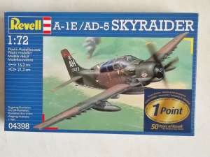 REVELL 1/72 04398 A-1E/AD-5 SKYRAIDER