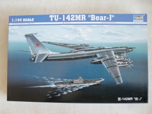 TRUMPETER 1/144 03905 Tu-142MR BEAR-J