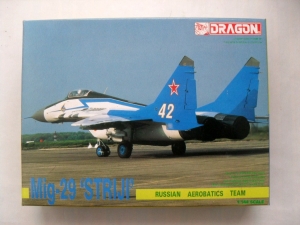 DRAGON 1/144 4558 MiG-29 STRIJI RUSSIAN AEROBATICS TEAM