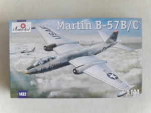 A MODEL 1/144 1432 B-57B/C NIGHT INTRUDER